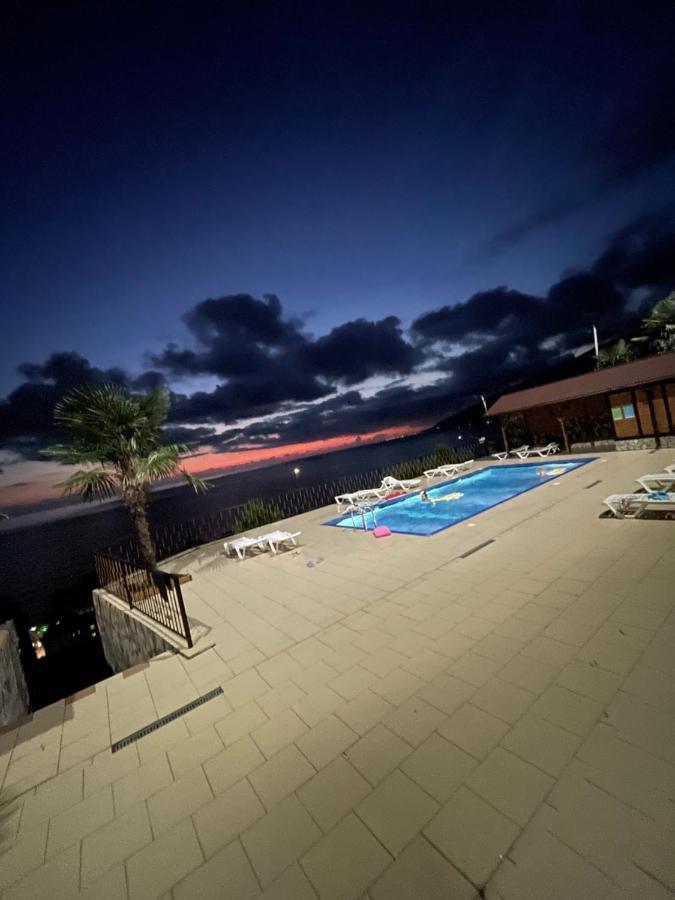 Astan Hotel Gagry Exterior photo