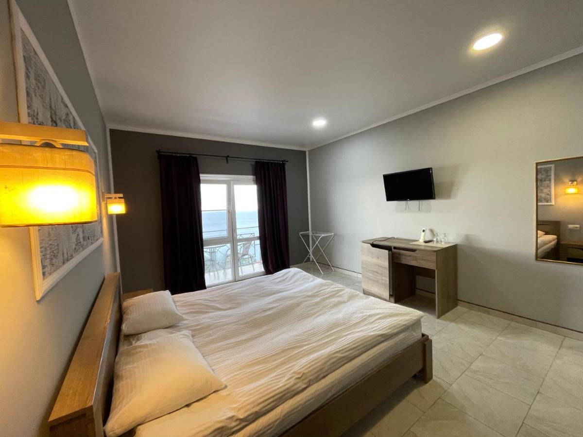 Astan Hotel Gagry Exterior photo